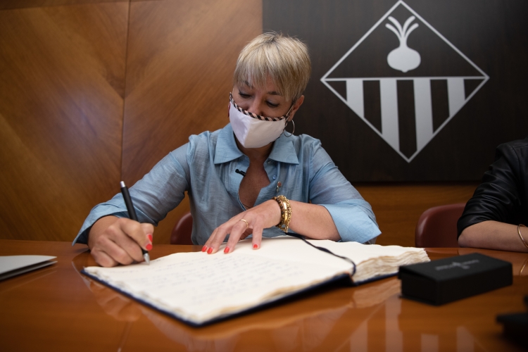 L'exregidora Lourdes Ciuró visita l'Ajuntament com a consellera de Justícia | Roger Benet